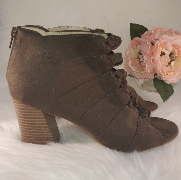 ATTENTION BROWN VEGAN LENA BOOTIES SIZE 10 NWOT - Picture 6 of 8
